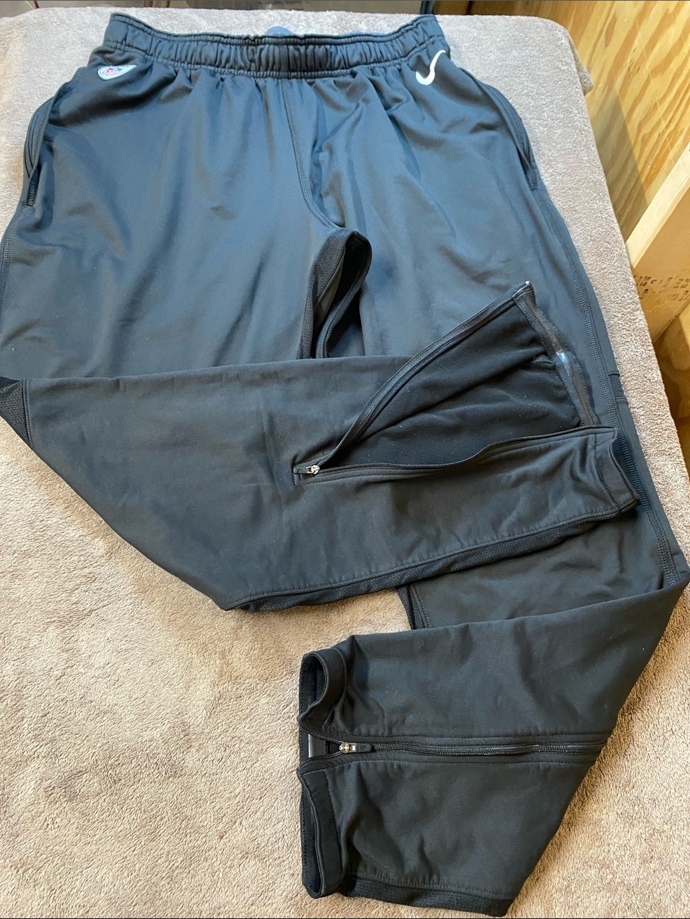 Nike size L Dri-Fit trainers black